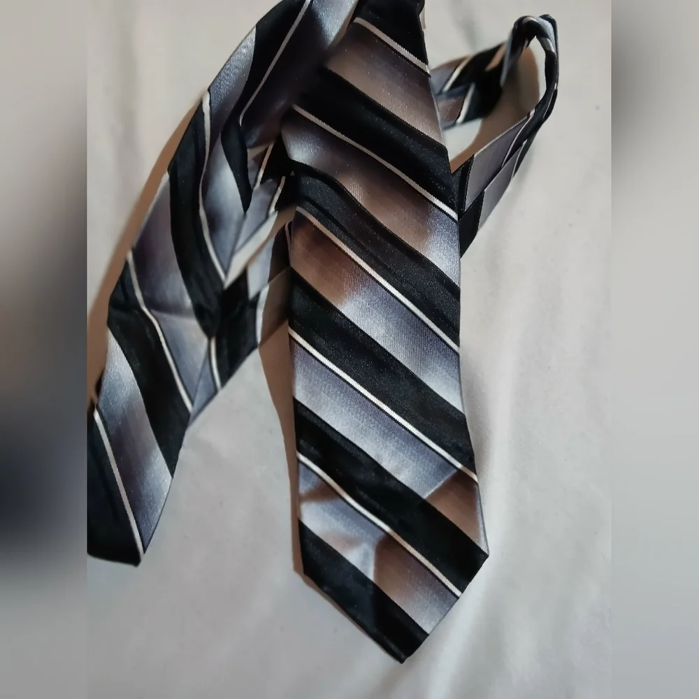 100% silk tie